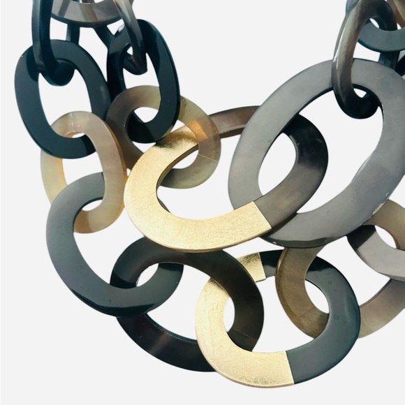 Acrylic Chain Link Chunky statement Necklace Brown/gold - Picture 5 of 6